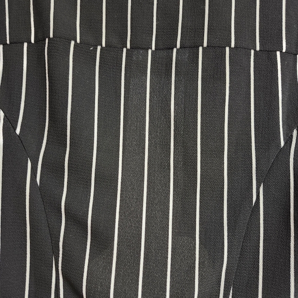 BNWT Black & white cropped blazer.. Final Price. - Picture 7 of 8